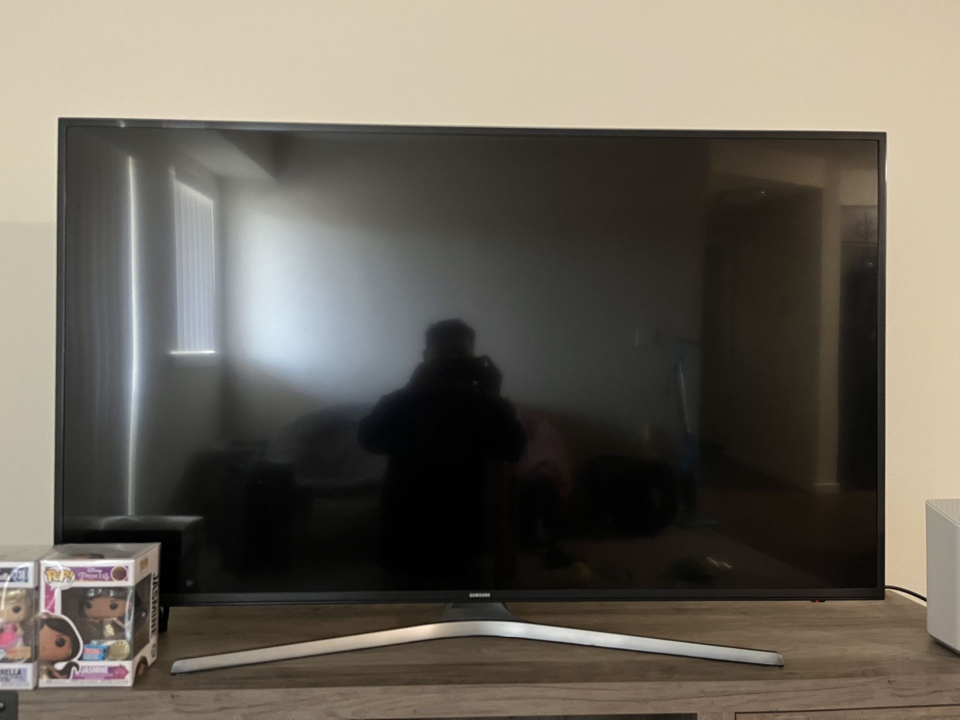 Flatscreen 55-inch Samsung TV