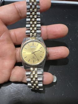 GOOD WORKING CONDITION VINTAGE SEIKO WATCH JUST NEED BATTERIE I JUST DONT KNOW HOW TO CHANGE THE BATTERY 