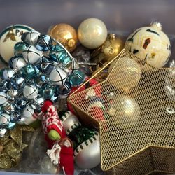 Christmas and new year decorations toys, used but awesome kept some of them are pretty expensive👇