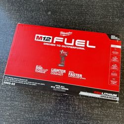 Milwaukee M12 FUEL 12V Li-Ion Brushless Cordless Stubby 3/8 in. Impact Wrench Kit