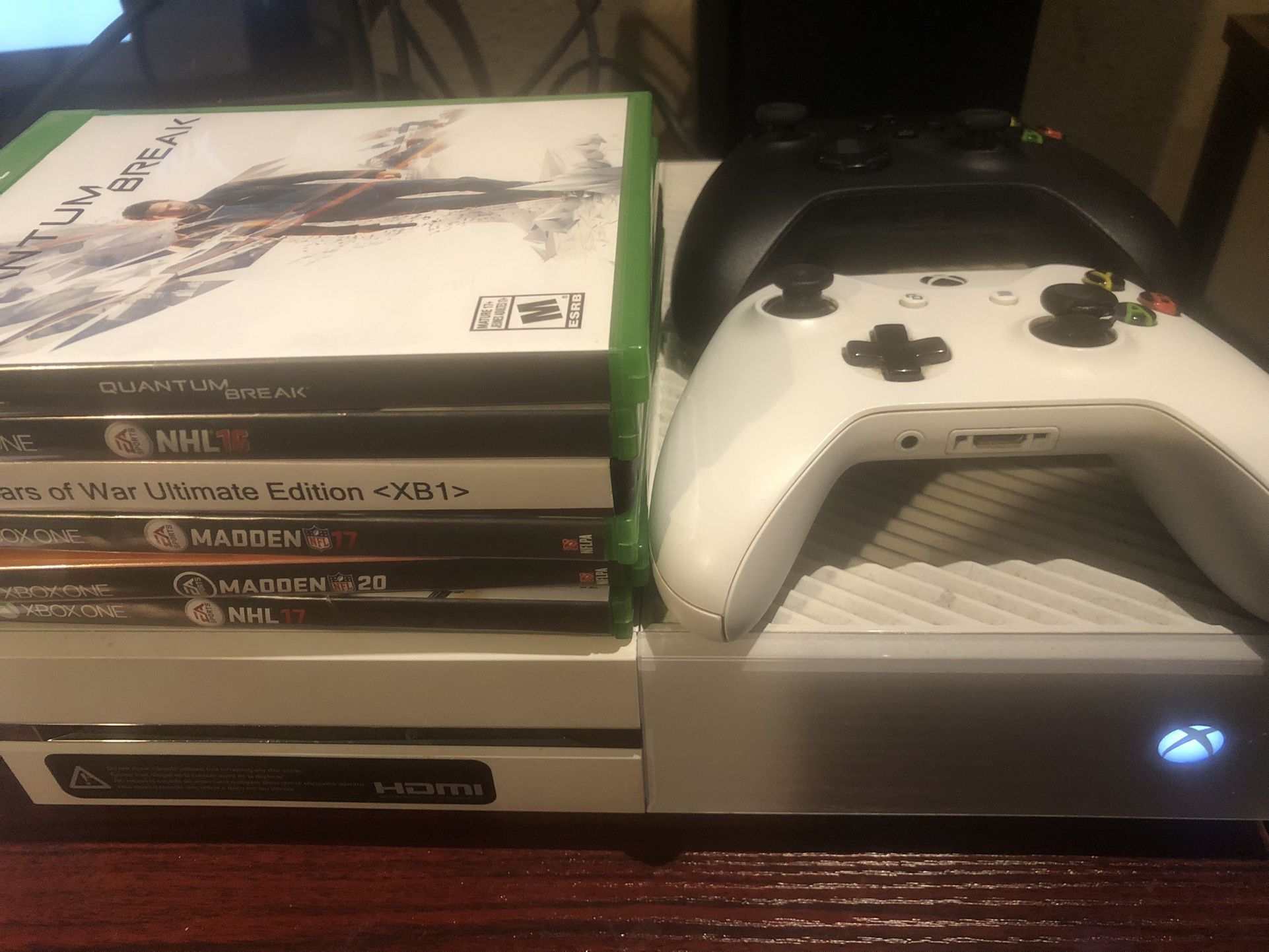 X-Box One Bundle Sale: Two Controllers, Countless Games, And Headset For Sale At Discounted Price