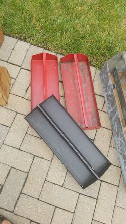 Very cool vintage tool boxes ...