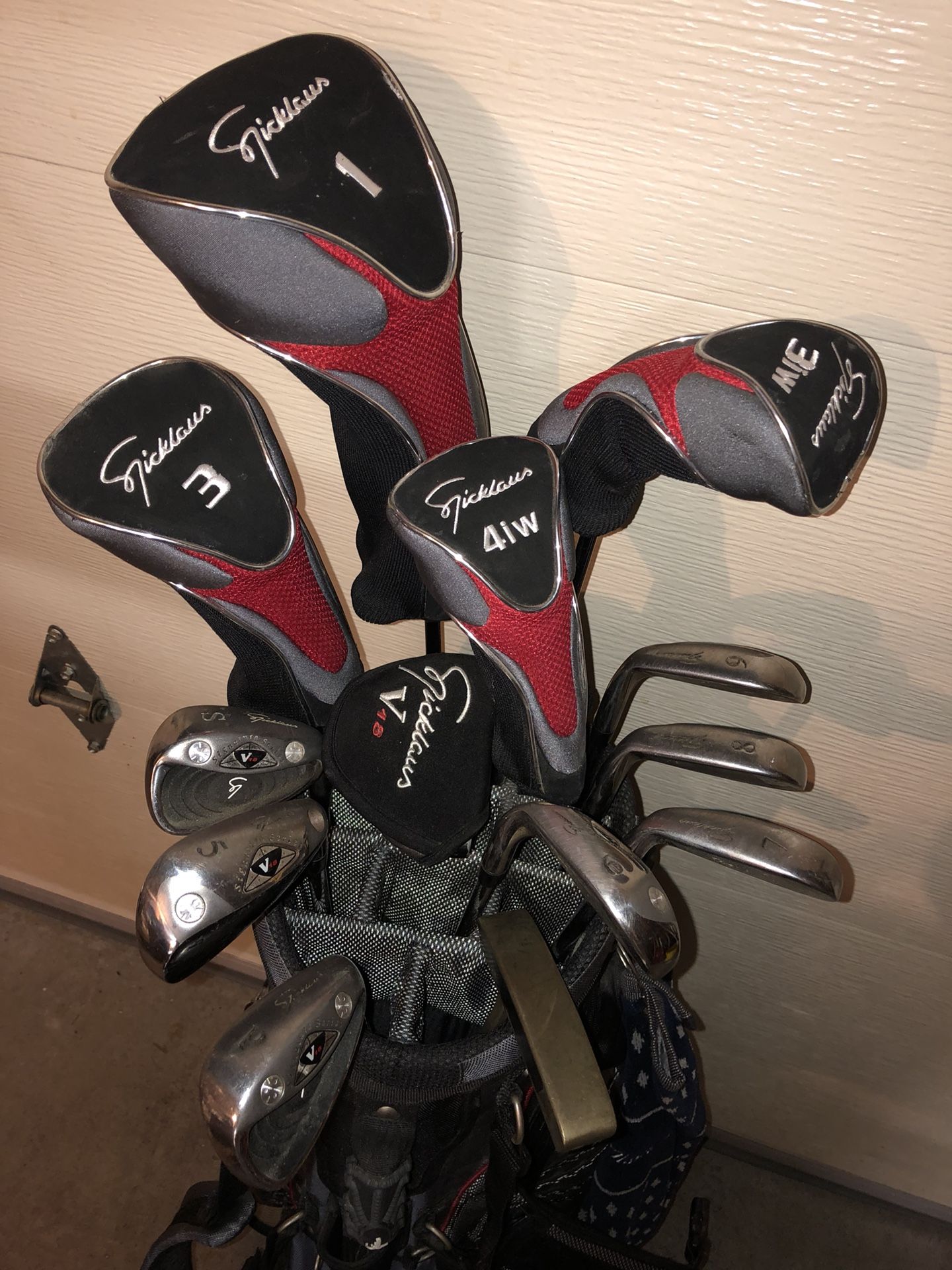 Jack Nicklaus V78 right hand golf clubs