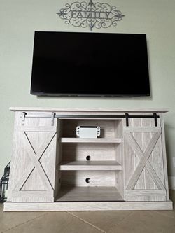 Barn door farmhouse entertainment center