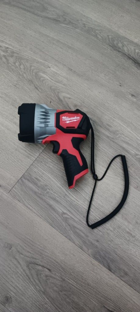 Milwaukee M12 Spotlight