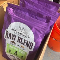 Stella & Chewy's Raw Blend Cage-Free Recipe dry cat food lot of 4