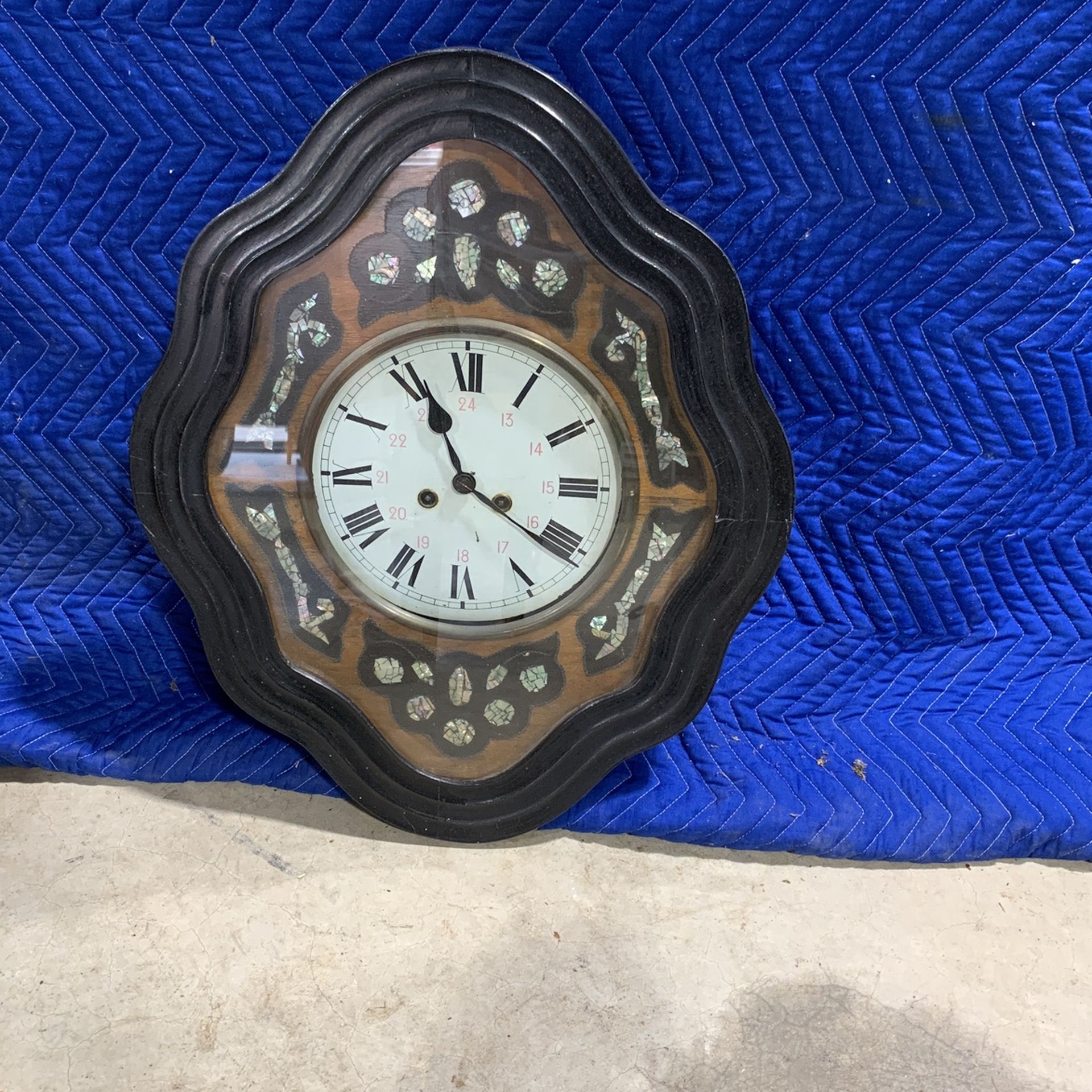 Mother of Pearl, inlaid wall, Clock