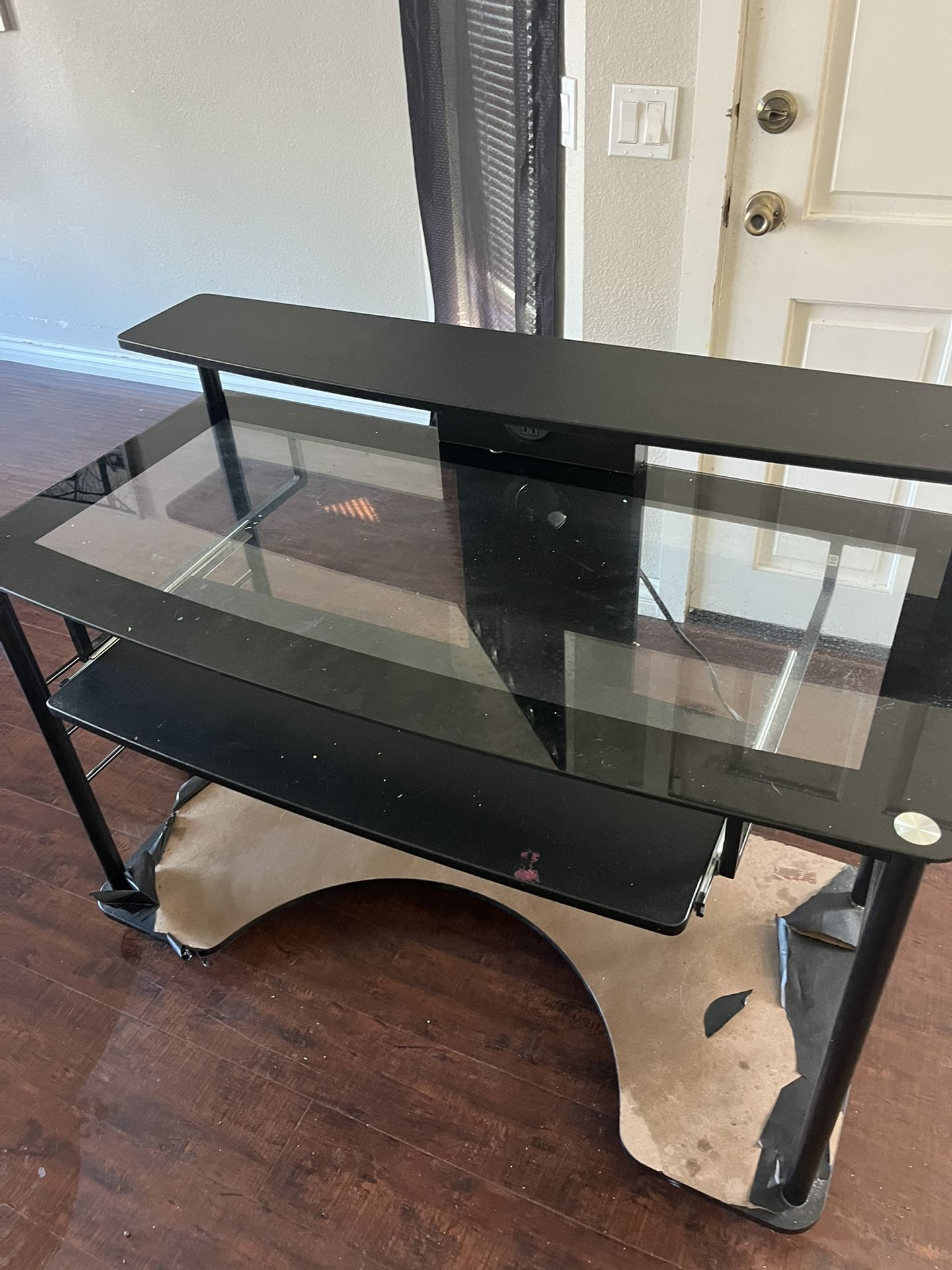 Desk. Freee