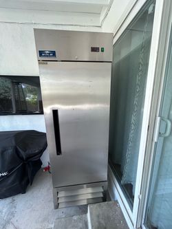 Arctic air commercial refrigerator