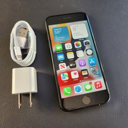 iPhone 7 - UNLOCKED - Like New  