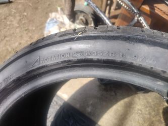 LIONHEART 265/35ZR18 TIRE