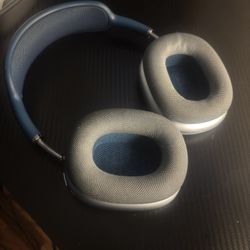 AirPod Max Blue (Old iPhone Charger/Lightening port)