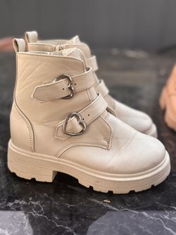 Girls Boots