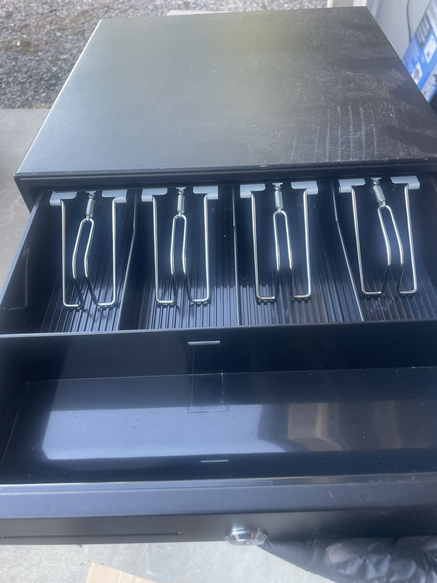 13" x 13", Printer Driven, 4 Bill-5 Coin, 2 Media Slots