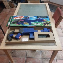 NERF Minecraft Ender Dragon Blaster, 4-Dart Internal Clip, 12 Elite Foam Darts, Design Inspired by Minecraft Mob in The Game