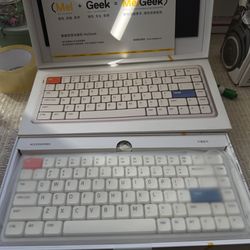 MELGEEK O2 TRI-MODE WIRELESS MECHANICAL KEYBOARD