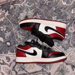 Jordan 1 low bred toe