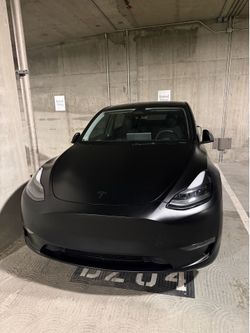 Tesla Y 2024