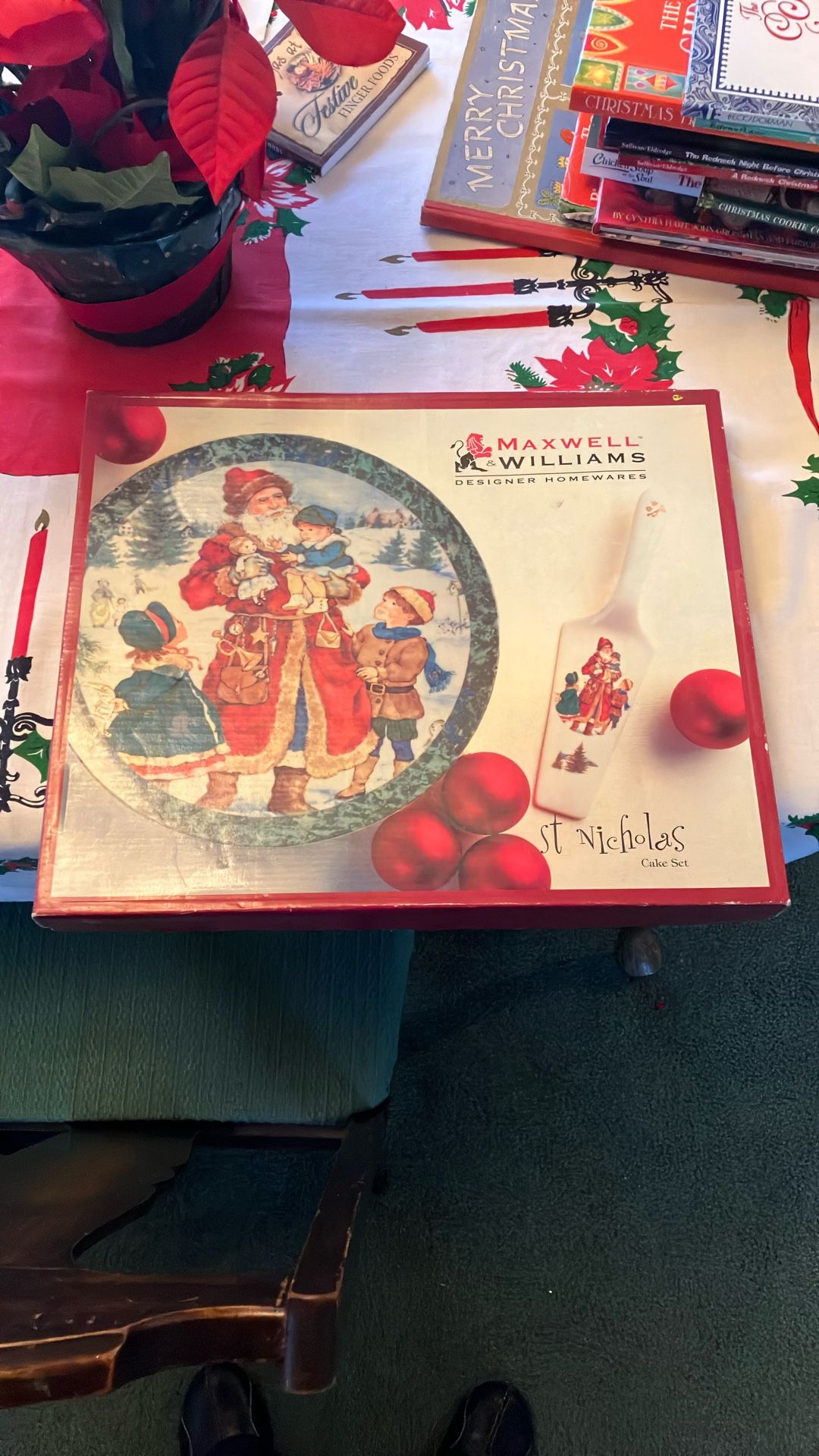 Large Cream Christmas Platter/Bowl & Spatula 