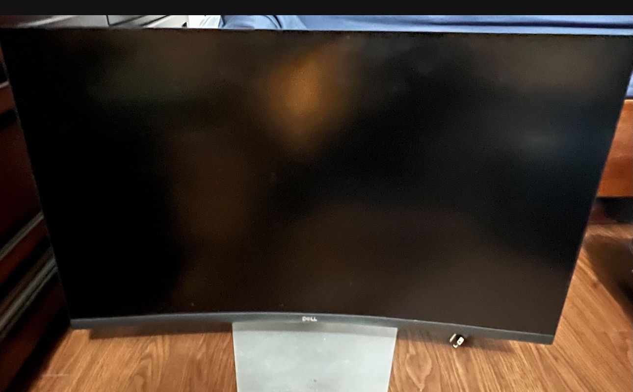 Dell 32 in Curved 4K UHD Monitor