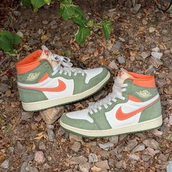 Air Jordan 1 Retro High OG "Celadon" | Size 9 | FB9934-300 Excellent Condition VGC