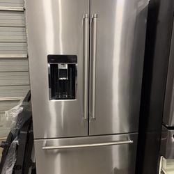 BEAUTIFUL REFRIGERATOR 