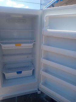 20 ft.³ upright deep freezer