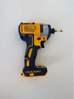 Dewalt Driver XR DCF887