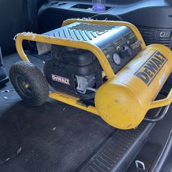 Dewalt D55126  Air Compressor 