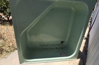Antique Bath Tub