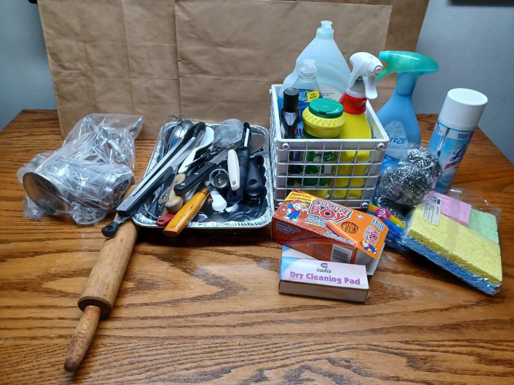 Free Kitchen/cooking Utensils And Cleaning Supplies 