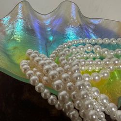 Vintage Iridescent Glass Clam Shell Bowl Trinket Dish