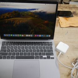 APPLE LAPTOP A2337 8GB RAM 250 GB HARD DRIVE 875667-1 875667-1