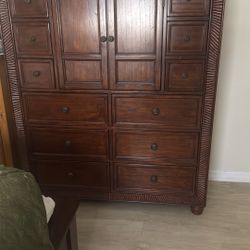 King Size Bedroom Set 100% Italian Wood