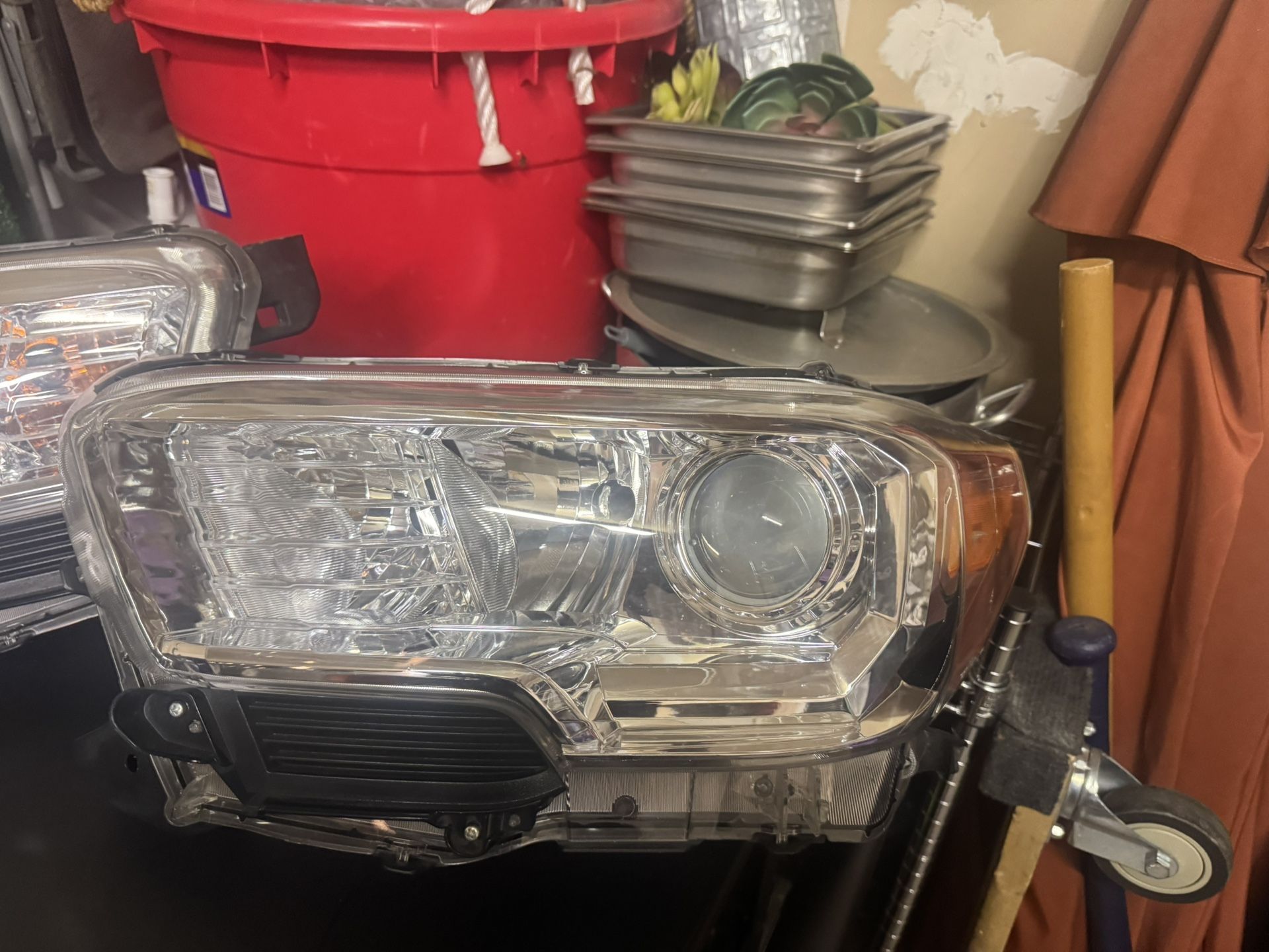 OEM 2017-2020 Toyota Tacoma SR5 Headlights