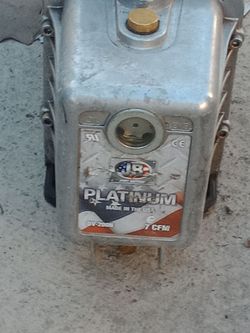 2-stage vacuum pump. Made in USA. JB Industries Platinum DV-200H 7 CFM