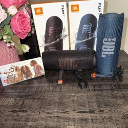 JBL Flip 7 Bluetooth Speakers Black and Blue