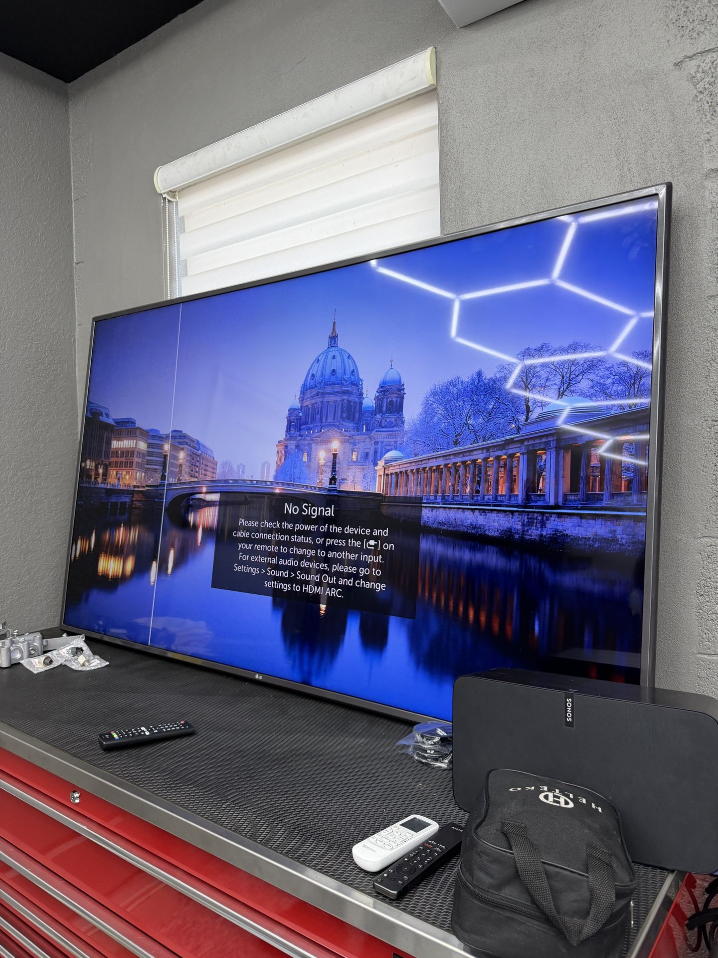 75 Inch LG smart Tv W White Line On It