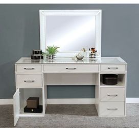 Vickie Vanity Set
