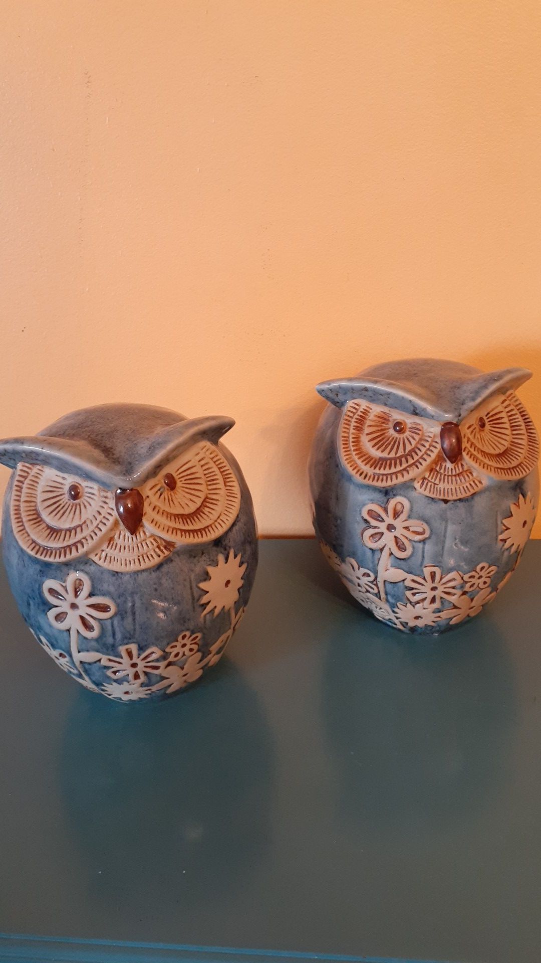 Decorative owls set of two