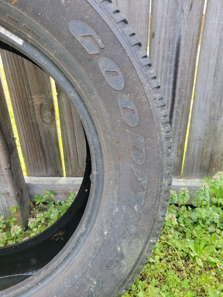 275/60/20" Goodyear Wrangler