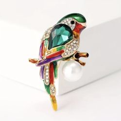 Brand New Elegant & Fashion Rhinestone Parrot Brooch Pin