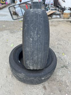 2 USED TIRES 275/60R20 FIRESTONE