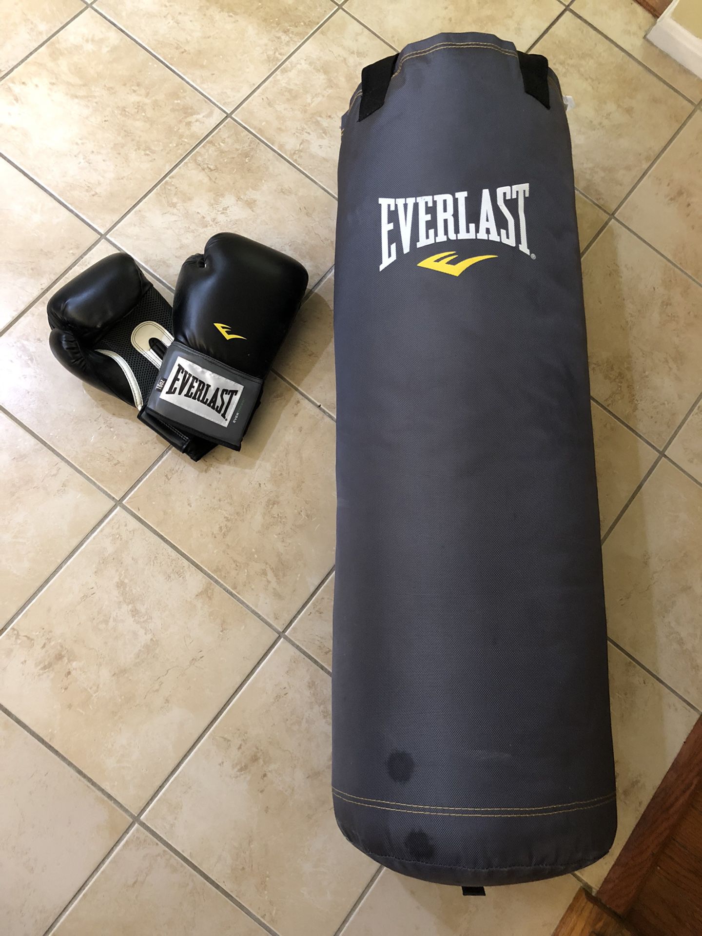Punching bag 80lb With 16oz Gloves
