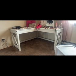 Desk / vanity