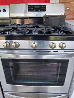 Kenmore gas conviction oven works great location  please. Fl.