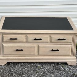 Broyhill Coffee Table With Wheels 