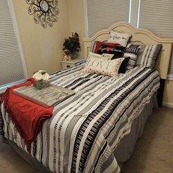 Full Bad With Headboard 