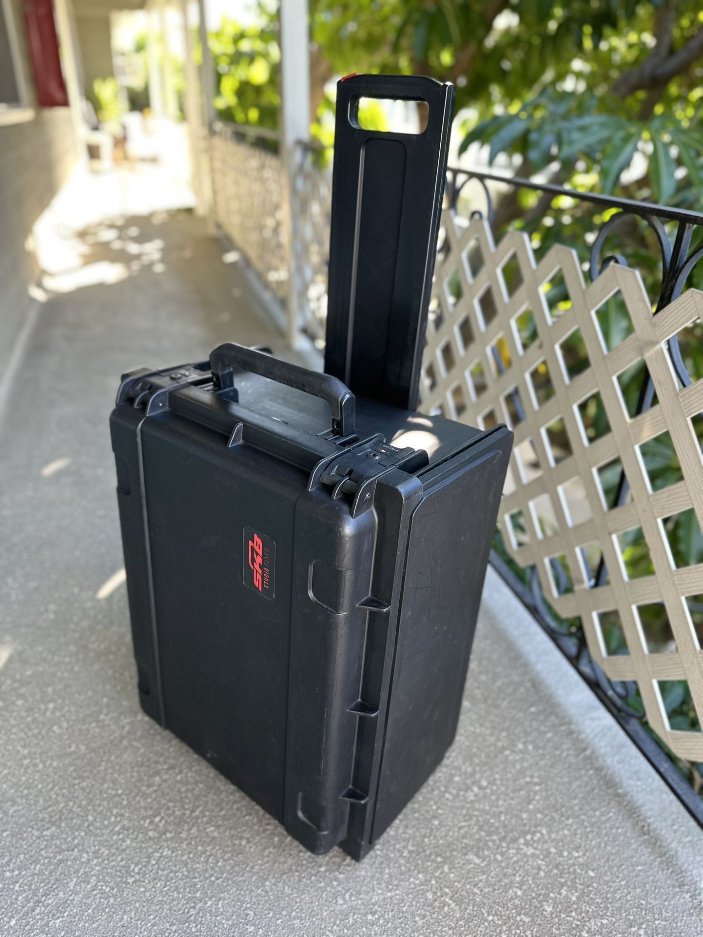 SKB Studio Flyer 4U Rack Case with Wheels