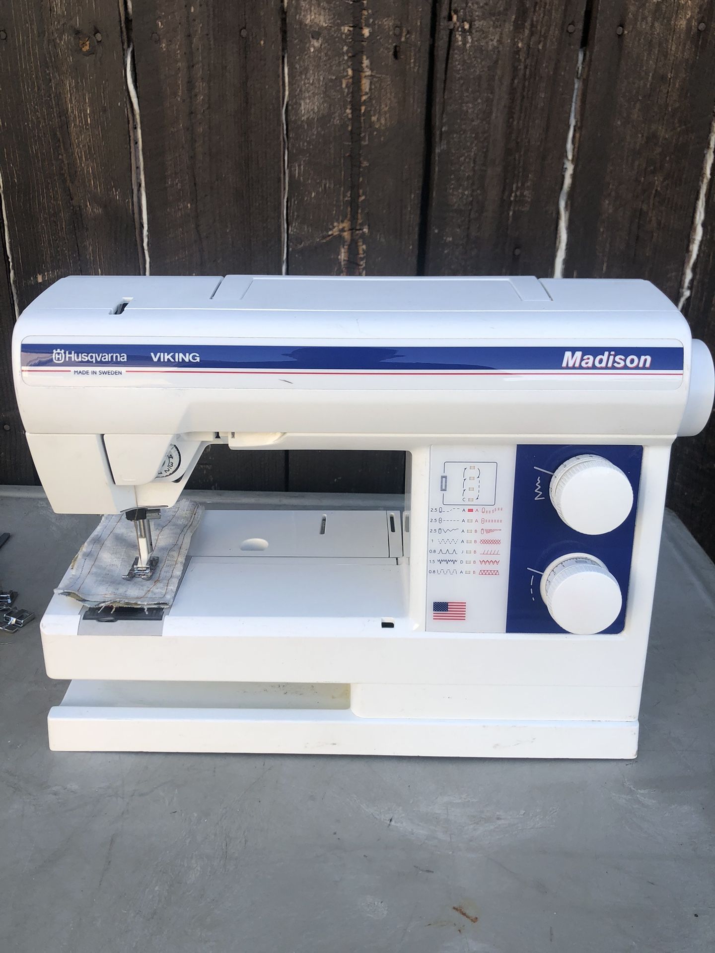 Husqvarna Viking Madison Sewing Machine With 